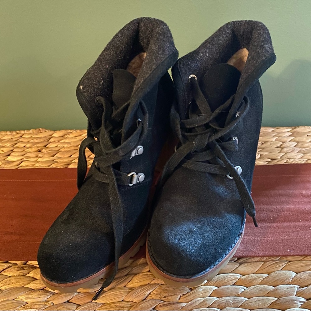 UGG Lace-Up Leather-Outside Fur-Inside Heeled Combat Boot